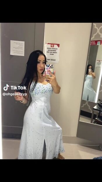 Full leaked Lizzywurst private onlyfans photo