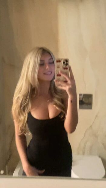 Full leaked Rianabailey page private onlyfans photo